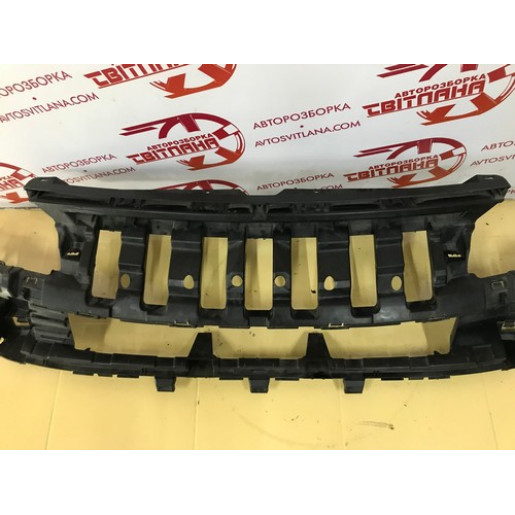 Кронштейн решетки радиатора Citroen Berlingo 2008- 9682581680